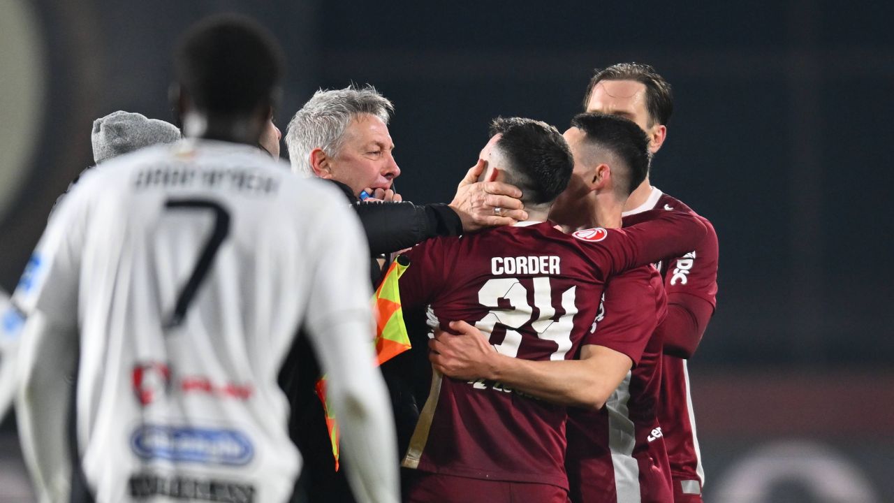 CFR Cluj triumfă în derby-ul istoric împotriva U Cluj Derby-ul Clujului a fost din nou marcat de intensitate și pasiune, iar CFR Cluj a reușit să obțină o victorie dramatică, învincând Universitatea Cluj cu 3-2