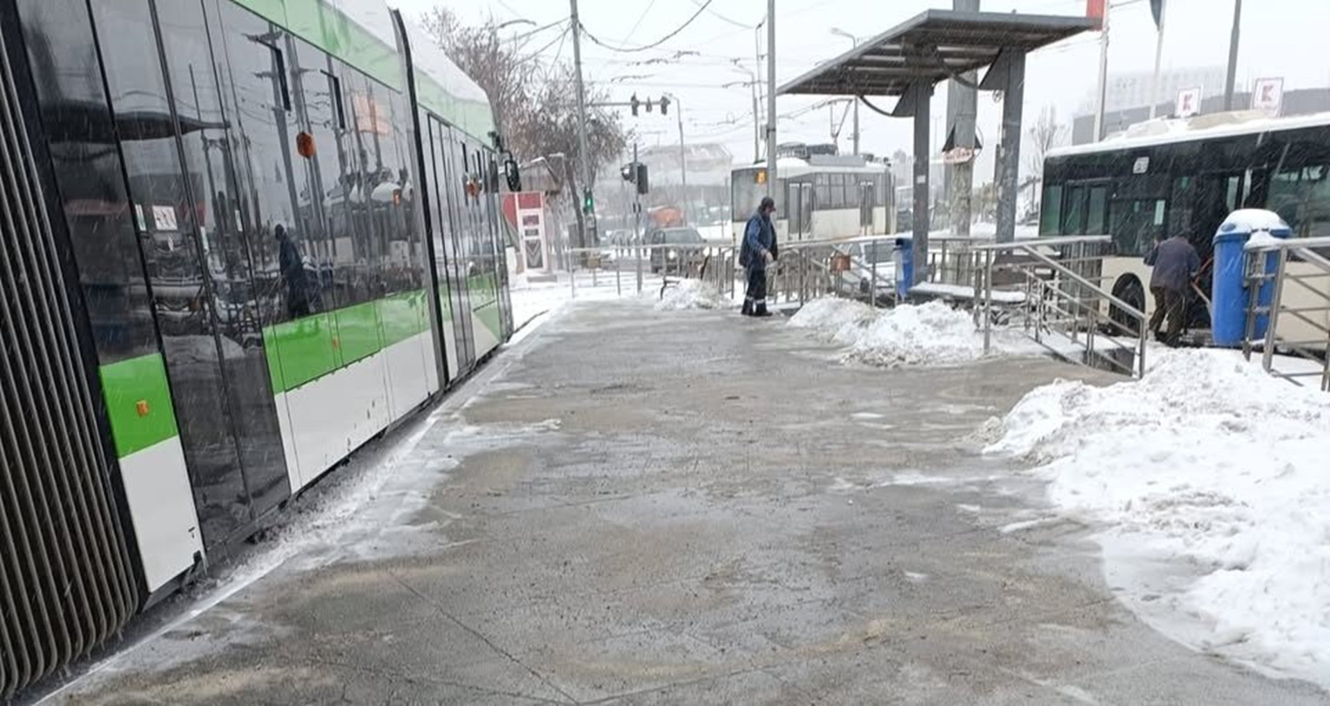 Bucureștiul se pregătește pentru ce va fi, în pofida ninsorii abundente anunțate de meteorologi