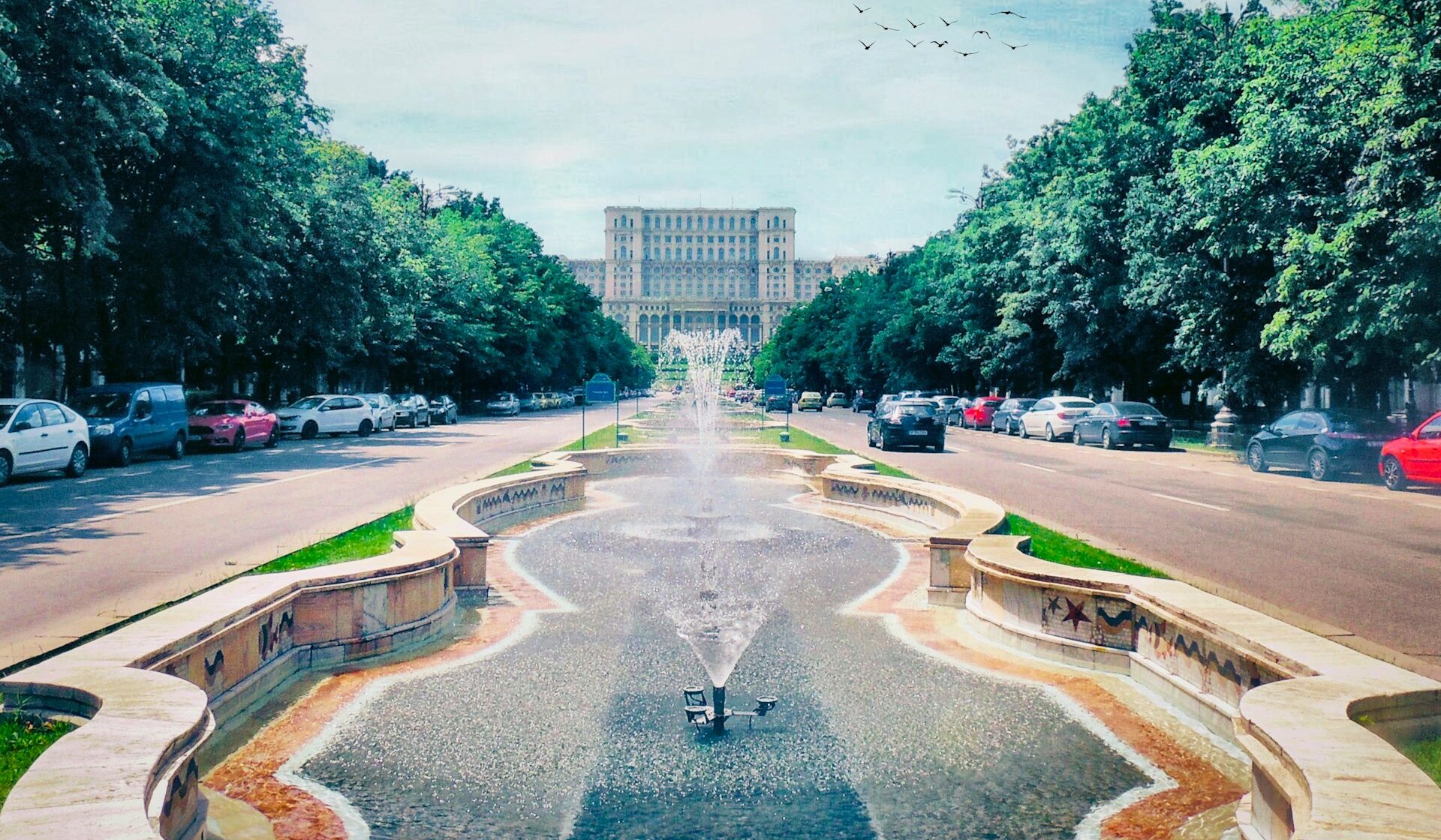 Bucureștiul își găsește locul pe harta europeană a orașelor potrivite pentru filmări, fiind plasat pe locul 13 între 20 de orașe cu potențial de dezvoltare în domeniu, într-un clasament realizat de ScoutAround