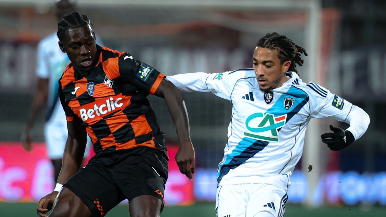 O surpriză plăcută în Cupa Franței: o echipă din Ligue 2 ajunge în sferturi Formația FC Lorient, cunoscută până recent pentru prestigiul său în Ligue 1, a fost eliminată din Cupa Franței de către o echipă din ligile inferioare, evoluția acestora provocând o adevărată senzație în rândul fanilor și al specialiștilor
