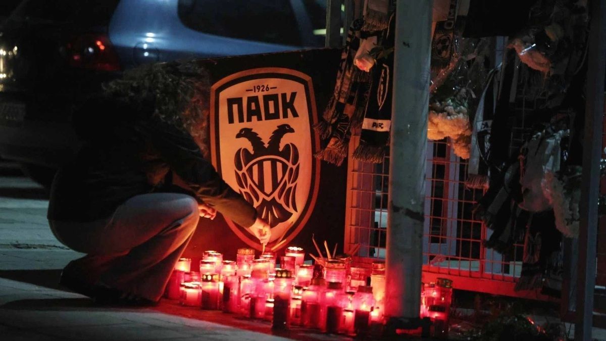 Tragicul accident de pe E70: PAOK Salonic își omagiază suporterii La aproape o săptămână de la tragedia care a îndoliat nu doar comunitatea suporterilor, ci întreaga țară, echipa grecească PAOK Salonic a emis un mesaj emoționant în memoria celor șapte fani care și-au pierdut viața într-un accident rutier devastator
