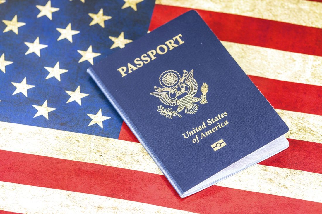 Crește numărul americanilor care solicită cetățenii europene, record de cereri pentru pașapoarte irlandeze și cetățenii britanici, germani sau austrieci