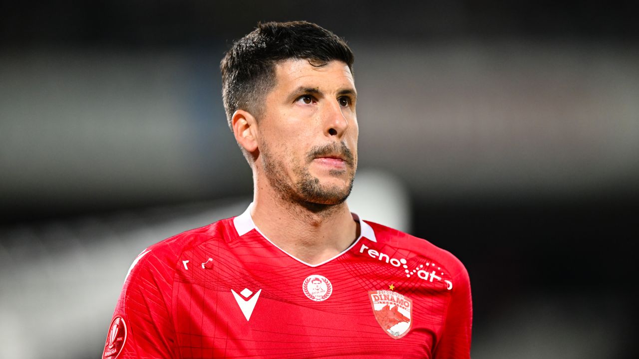 Stipe Perica părăsește Dinamo pe final de mercato Atacantul croat Stipe Perica a trecut recent printr-o despărțire neașteptată de clubul Dinamo București, marcând astfel un nou punct de cotitură în cariera sa