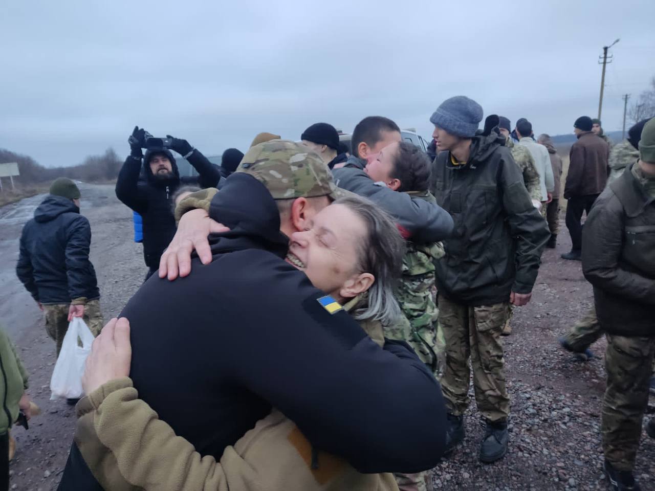 Rusia și Ucraina au realizat vineri, pentru a doua zi consecutiv, un schimb masiv de prizonieri, reiterând angajamentul de a relua dialogul în contextul conflictului armat de lungă durată din estul Europei
