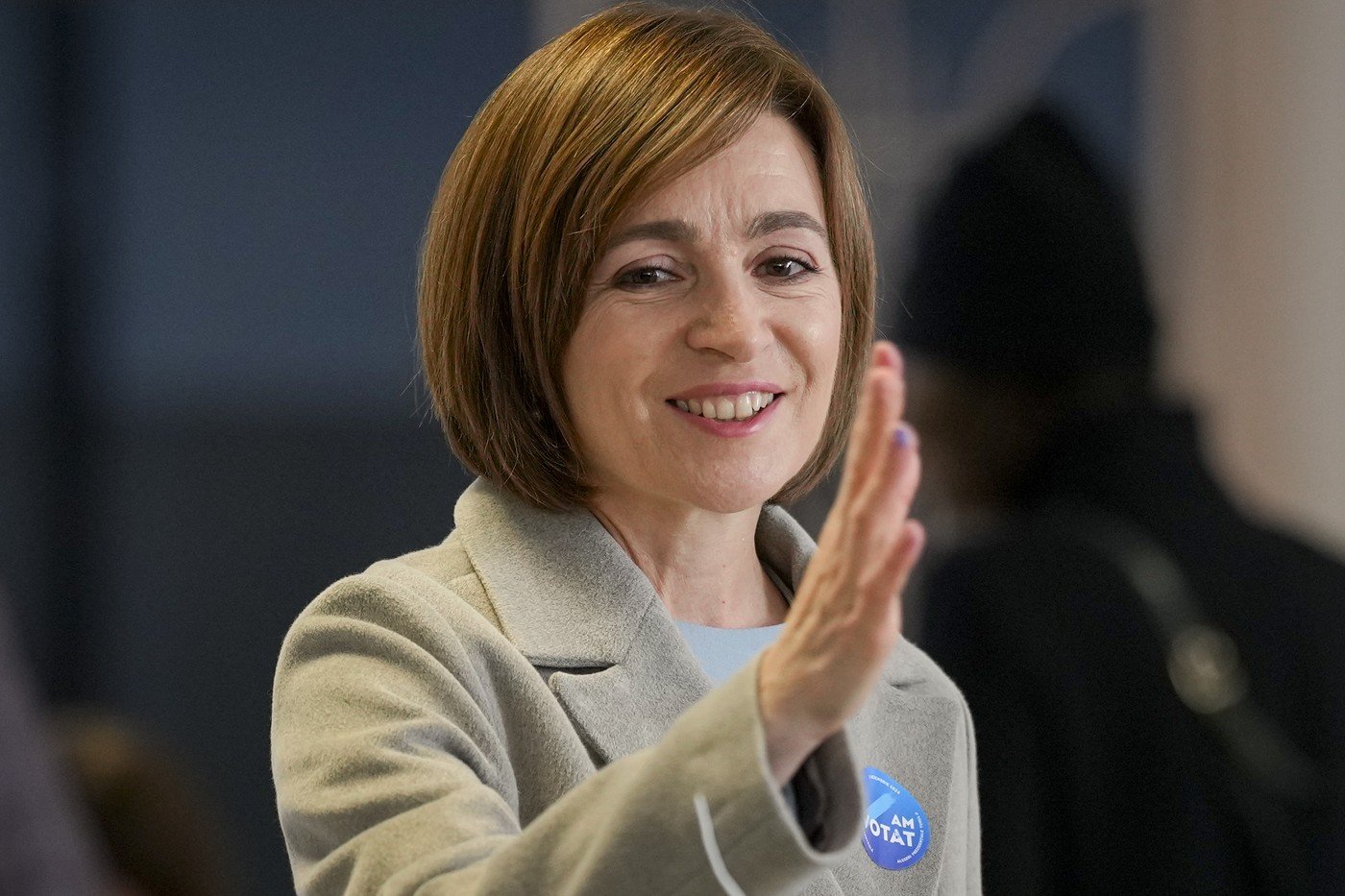 Maia Sandu: O coaliție globală de apărare împotriva atacurilor hibride ale Rusiei, o necesitate acută Președinta Republicii Moldova, Maia Sandu, a atras din nou atenția asupra pericolului reprezentat de atacurile hibride ale Rusiei, subliniind într-un interviu exclusiv pentru DW România că țara sa are nevoie de o coaliție internațională solidă pentru a contracara aceste amenințări tot mai sofisticate