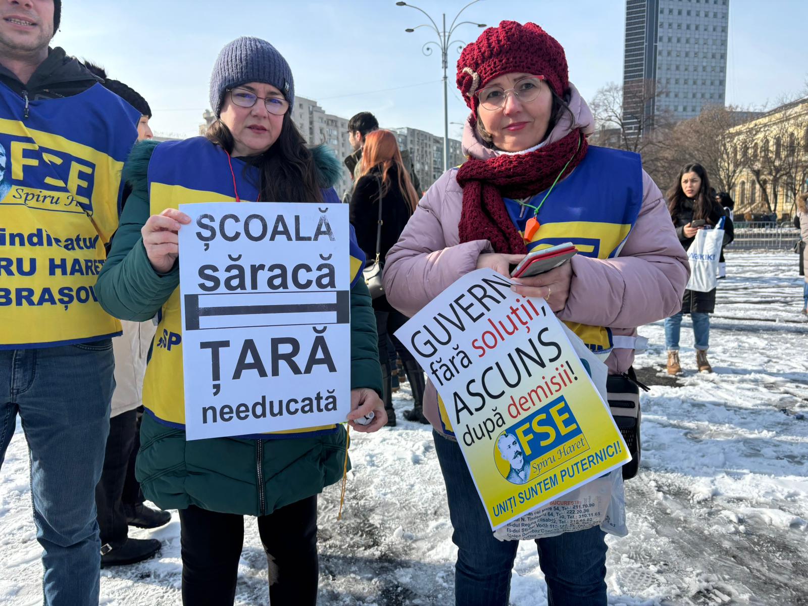 Profesoții din Învățământ apreciază impactul legii 141: aproape 9 din 10 membri FSLI se declară profund afectați Un sondaj realizat de Federația Sindicatelor Libere din Învățământ (FSLI) relevă o profundă nemulțumire în rândul personalului didactic și auxiliar, pe fondul aplicării legii 141
