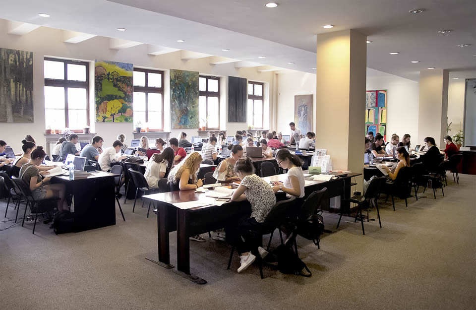 ASE oferă tururi ghidate pentru liceeni interesați de admiterea la facultate Pentru elevii de liceu care aspira la o carieră în domeniul economic, Academia de Științe Economice (ASE) a lansat o inițiativă menită să le ofere o privire în culisele vieții universitare înainte de admitere