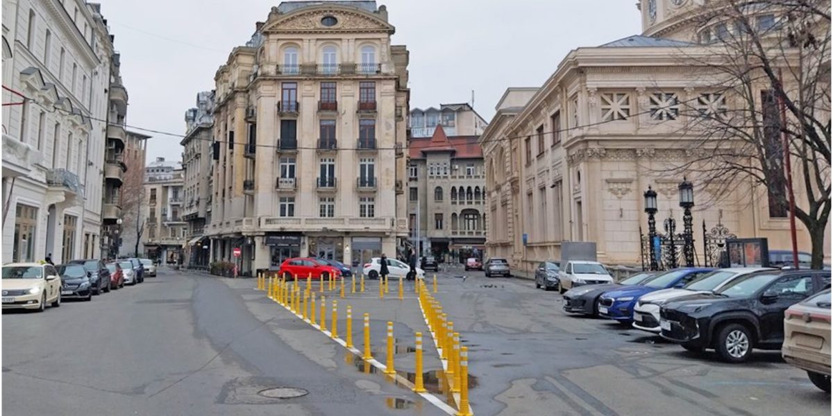 stalpisori-anti-parcare-langa-Ateneu.jpg - ReactMedia