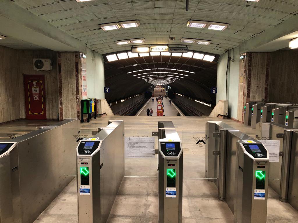 Curtea Constituțională a României anulatedă actele normative privind intabularea construcțiilor pentru metro, susținând că ele trebuie adoptate de Parlament Curtea Constituțională a României a decis, recent, să declare neconstituționale o lege și o ordonanță de urgență care reglementau procedura de înscriere a dreptului de proprietate asupra construcțiilor aferente rețelei de metrou din Capitală, în contextul unei sesizări formulate de președintele țării, Nicușor Dan