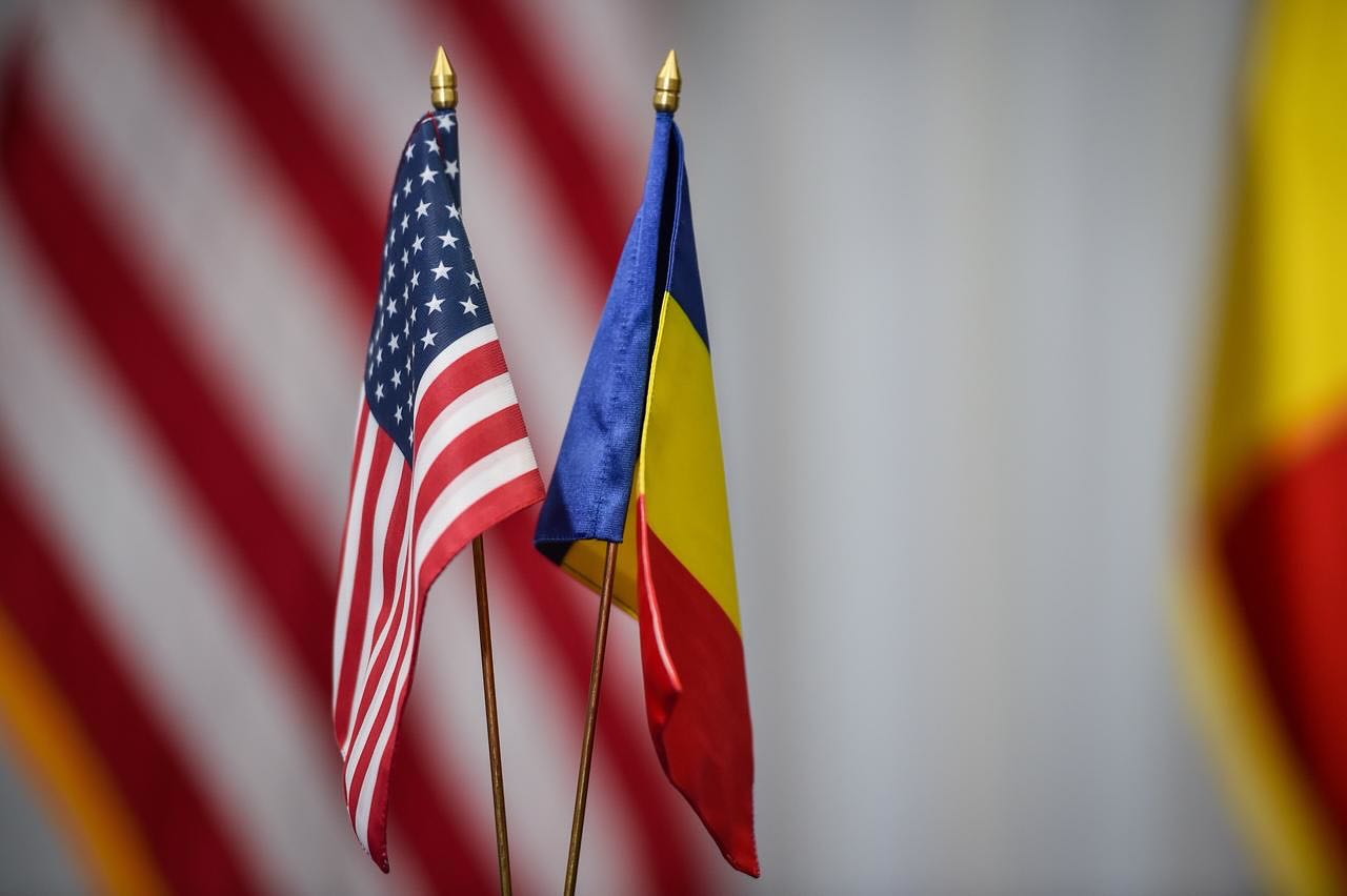 Dependința globală de magneți din pământuri rare: un pericol ascuns în lanțurile de aprovizionare Într-un context global marcat de tensiuni geopolitice și conflicte comerciale, dependența excesivă de anumite rezurse strategice devine un risc tot mai acut pentru națiuni