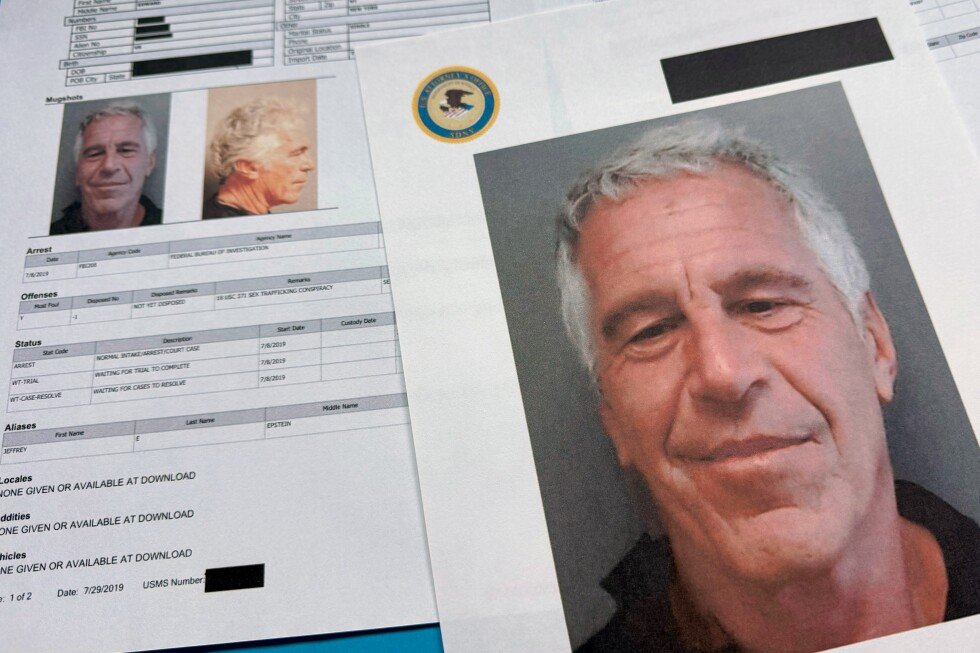 Epstein: Anchetele finale relevă lipsa probelor împotriva unei rețele de trafic Soluția anchetelor FBI în cazul Jeffrey Epstein aduce la lumină o realitate tulburătoare: deși au fost descoperite dovezi ample de abuz sexual asupra fetelor minore, probele care să demonstreze implicarea sa într-o rețea complexă de trafic de persoane rămân șocant de rare