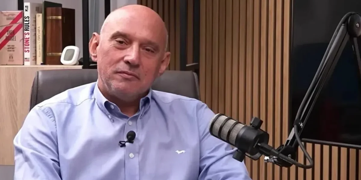 „N-am DIVORȚAT! Femeia aceea de etnie rromă vrea să-mi ‘spargă’ casa”