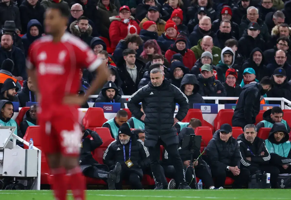 Liverpool încearcă să revină din înfrângerea din tur, după ce UEFA a decis să limiteze prezența suporterilor oaspeți în manșa retur a optimilor de finală ale Ligii Campionilor, meci programat pe 18 martie pe Anfield