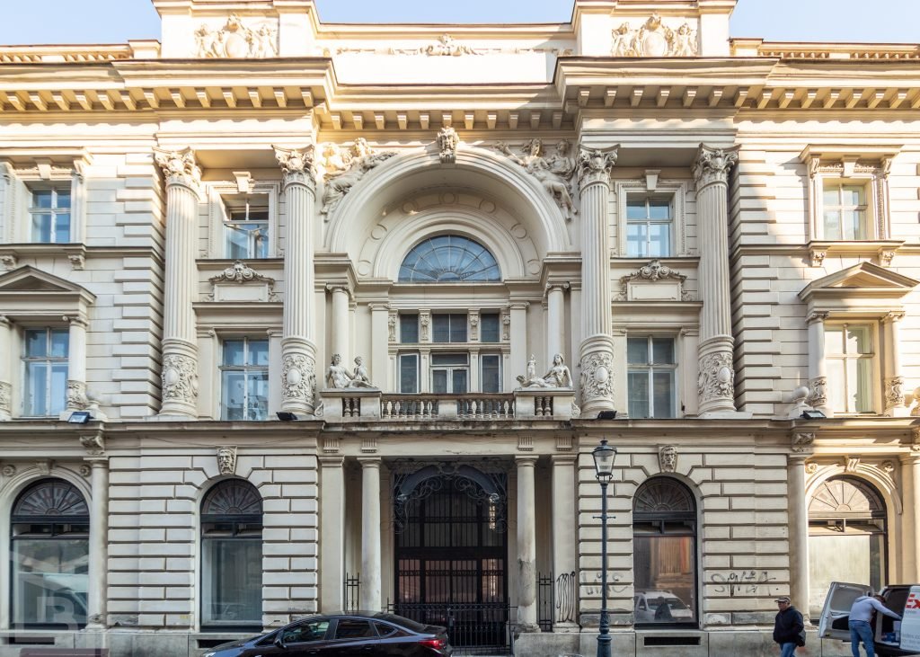 Primăria Capitalei a reușit să obțină o finanțare semnificativă pentru reabilitarea Palatului Dacia, o clădire considerată unul dintre cele mai valoroase monumente istorice din centrul Bucureștiului