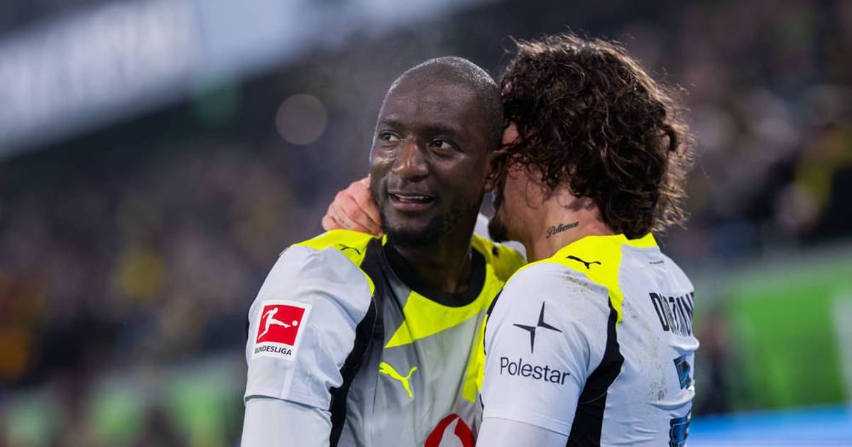 Duminică, la Dortmund: BVB primește pe Signal Iduna Park vizita unei echipe în ascensiune, FC Augsburg Astăzi, stadionul Signal Iduna Park va găzdui partida dintre Borussia Dortmund și FC Augsburg, un meci cu miză semnificativă pentru ambele formații