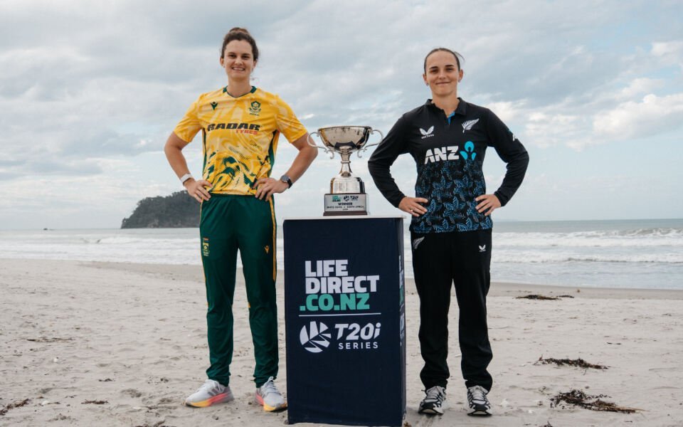 Primul meci al seriei dintre naționalele feminine de cricket ale Noii Zeelande și Africii de Sud începe duminică la Bay Oval O nouă confruntare între naționalele feminine de cricket ale Noii Zeelande și Africii de Sud se află pe cale să înceapă