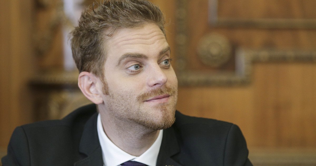 Ilan Laufer, fost ministru pentru Mediul de Afaceri, și gemenii săi de 5 ani au fost implicați într-un accident rutier marți dimineață, pe strada Mircea Vulcănescu din București