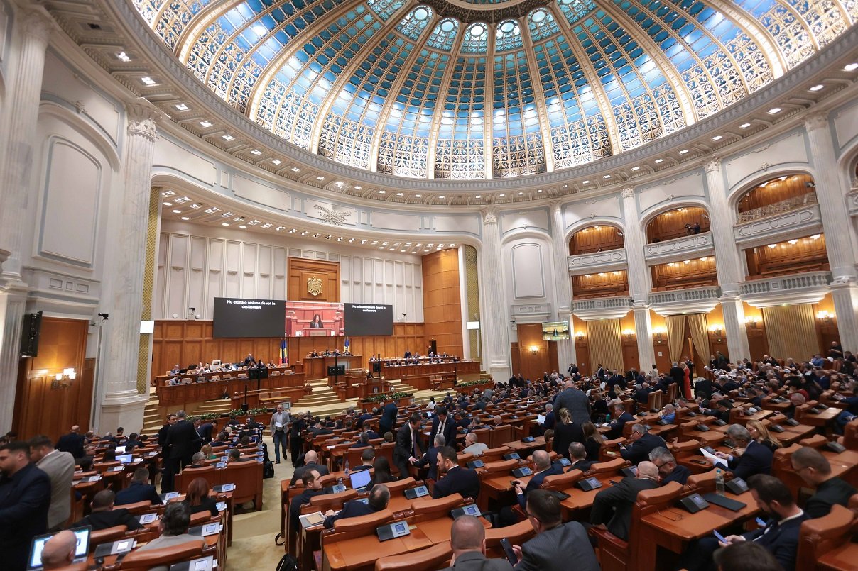 PNL sprijină bugetul Guvernului, deși există ezitări și atacuri politice din partea opozanților Partidul Național Liberal (PNL) își reaffirmă susținerea pentru proiectul de buget propus de Guvern, calificându-l drept o „formulă echilibrată, realistă, potrivită”, în consonanță cu situația economică actuală a României