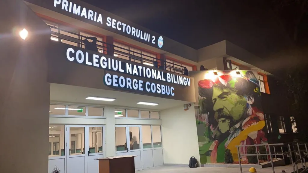 Un profesor de la Colegiul Național Bilingv „George Coșbuc” din București se află în centrul unei anchete penale și administrativă, după acuzații grave de agresiune fizică asupra unui elev