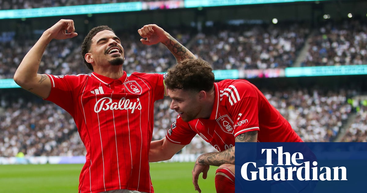 Tottenham Hotspur, în adâncurile crizei: pierdere dureroasă în meciul cu Nottingham Forest, un semnal de alarmă pentru Tudor Tottenham Hotspur a suferit o înfrângere usturătoare, 0-3 acasă, în fața formației Nottingham Forest, într-un meci care a adâncit criza echipei londoneze