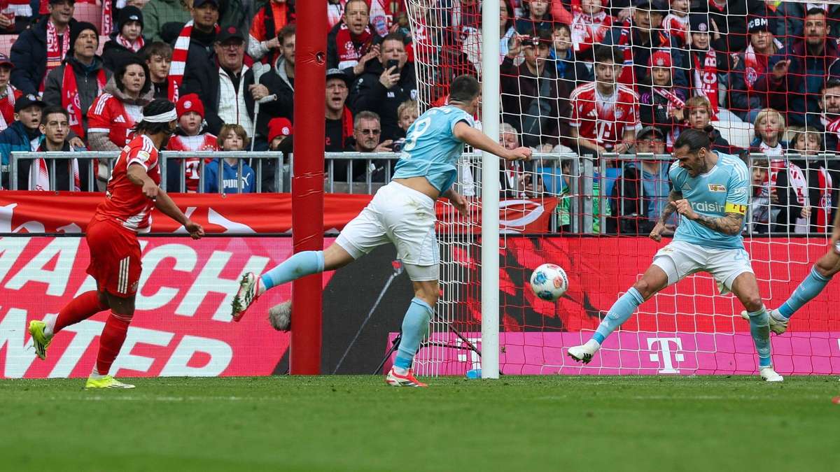 Bayern demolază Berlin după pauză în derby-ul de neuitat