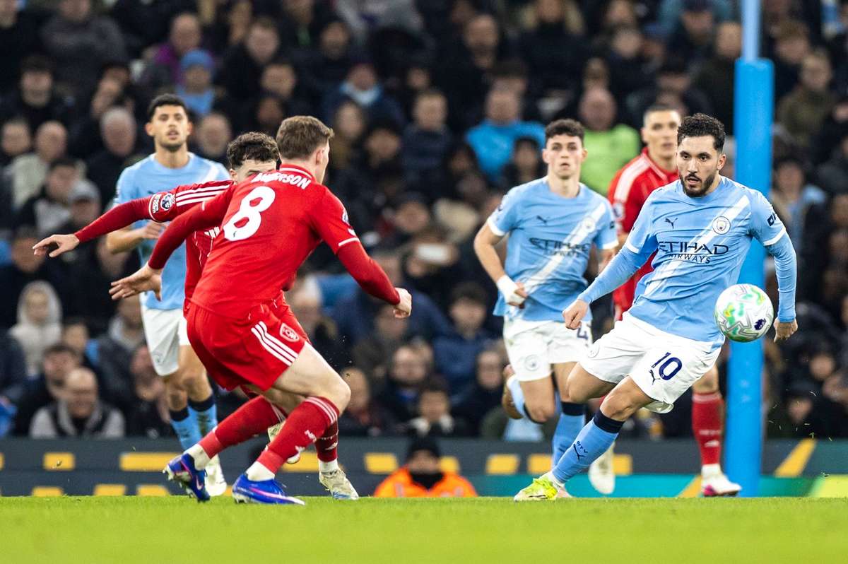 Manchester United suferă o înfrângere dramatică în Premier League: Newcastle înscrie în ultimele secunde ale meciului în prelungiri Miercuri seară, angajamentele din Premier League au continuat cu meciuri intense și răsturnări de scor