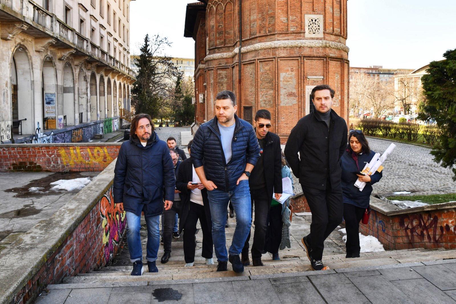 Primarul Gabriela Donea face un tur al centrului Capitalei pentru a evalua situația străzilor