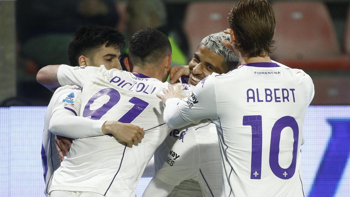 Fiorentina a reușit o victorie esențială în lupta pentru evitarea retrogradării, după un meci incendiar cu Cremonese, încheiat cu scorul de 4-1