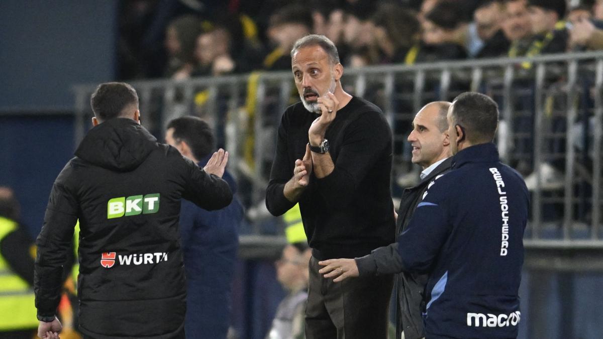 Real Sociedad, învinsă categoric de Villarreal după un start dezastruos Real Sociedad a suferit o înfrângere dureroasă în partida de duminică, fiind învinsă clar de Villarreal într-un meci în care începutul a fost decisiv