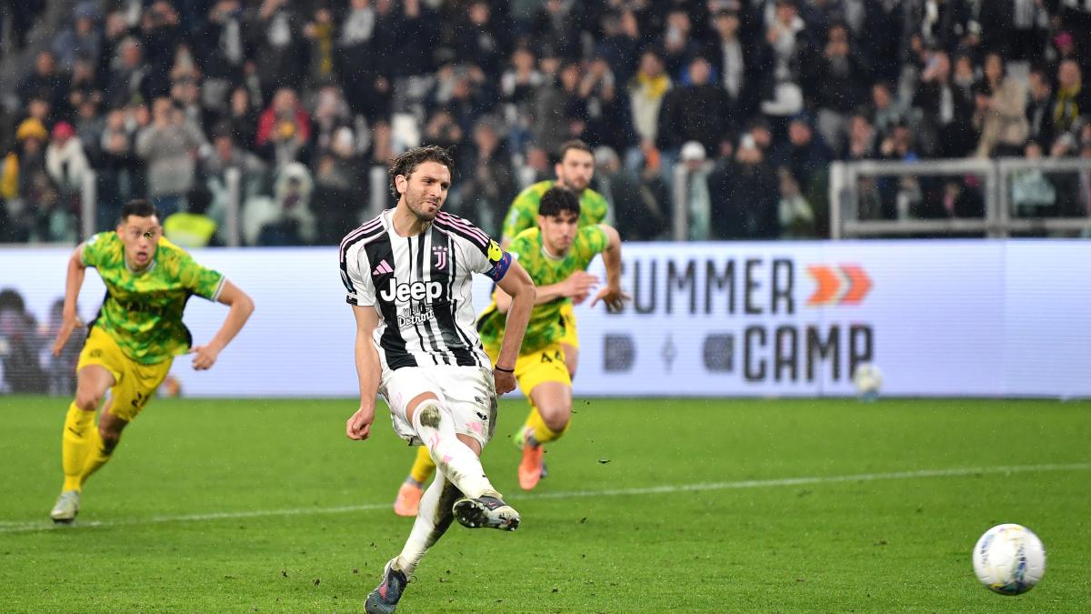 Juventus – Sassuolo 1-1: o remiză frustrantă în etapa a 30-a a Serie A Juventus și Sassuolo au terminat la egalitate, 1-1, în partida de pe Allianz Stadium, într-un meci în care gazdele păreau să aibă cele mai bune șanse de a obține cele trei puncte, dar au ratat ocazii importante și au ratat chiar un penalty decisiv în ultimele minute