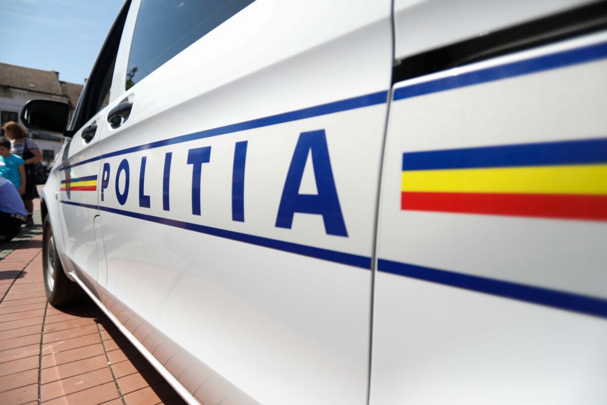 Accident grav pe Calea Griviței: trei mașini și un moped implicate, doi răniți și restricții de circulație Un accident rutier extrem de grav a avut loc miercuri seară pe una dintre cele mai circulate artere din Capitală, Calea Griviței, în apropiere de Podul Grant și Pasajul Basarab