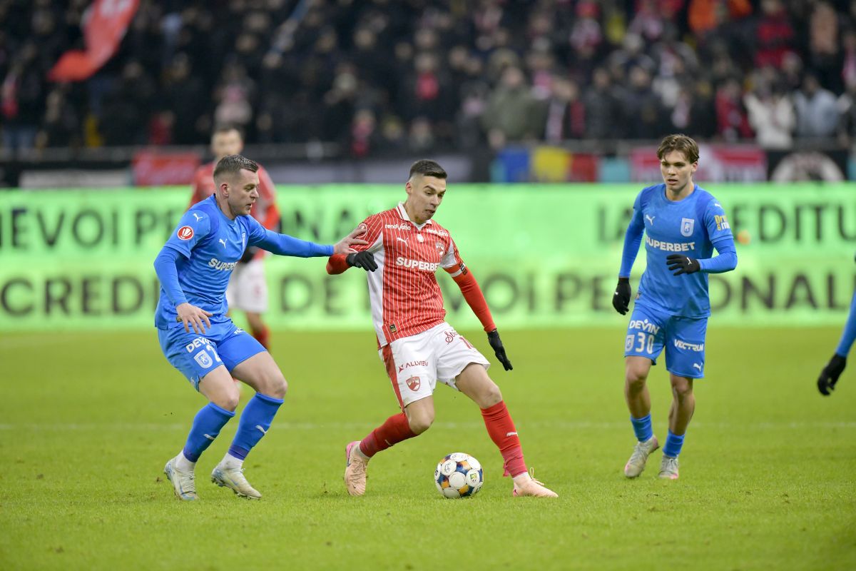 Sezonul regulat al Superligii României s-a încheiat oficial după victoria echipei CFR Cluj cu scorul de 2-0 în partida cu Dinamo, disputată luni seară, marcând sfârșitul etapelor de clasament și deschizând drumul către faza play-off-ului