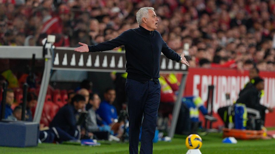 Mourinho surprinde cu formația pentru jocul cu V. Guimarães