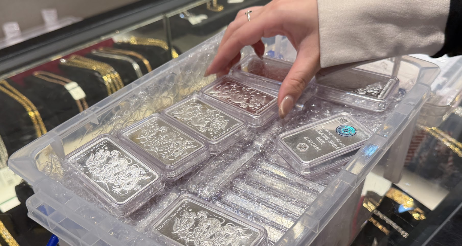 Prețurile argintului pe piața internă din Vietnam au înregistrat o scădere semnificativă în ultima săptămână, ajungând la cel mai scăzut nivel de la începutul anului 2026