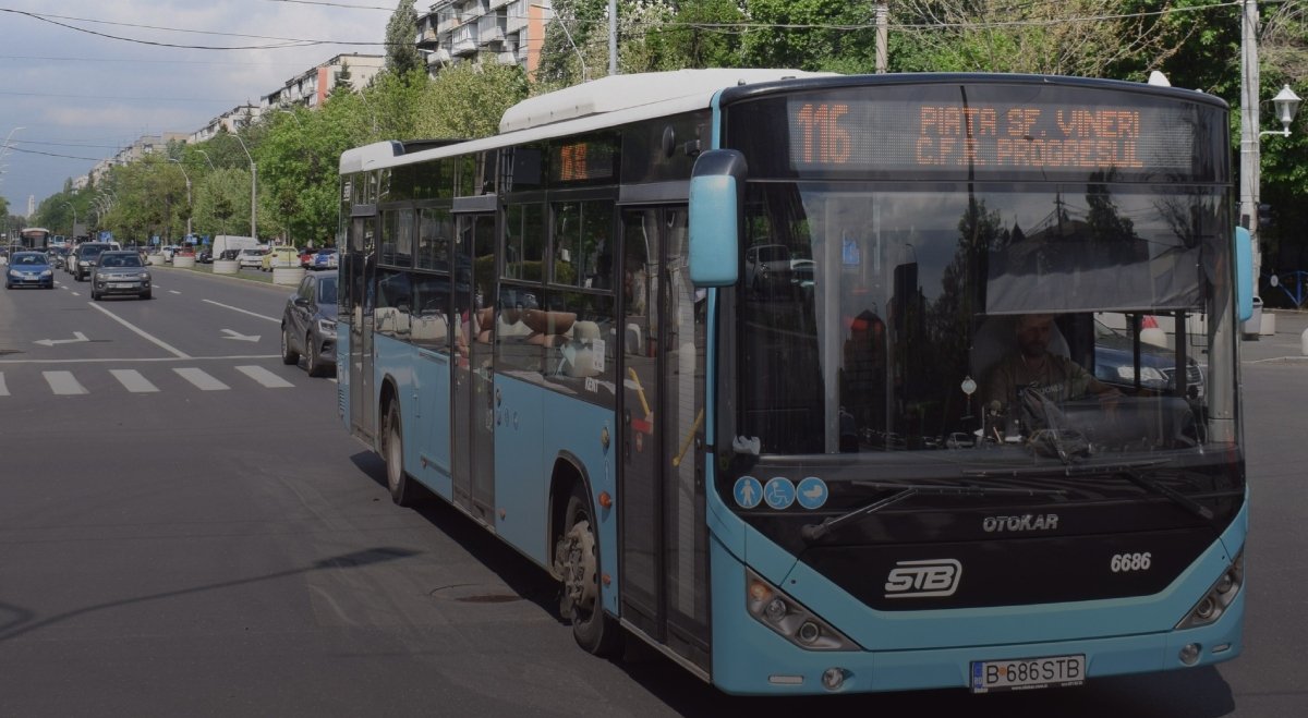 O nouă stație de autobuz în proximitatea Pieței Eroii Revoluției, de vineri De vineri, locuitorii și turiștii din București se vor bucura de o legătură mai facilă între transportul în comun și stația de metrou „Eroii Revoluției”