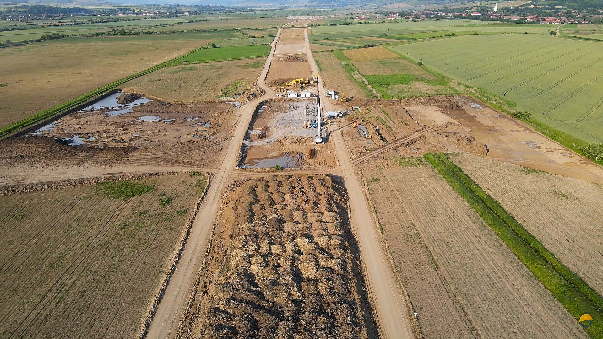 Descoperiri arheologice inedite în timpul construcției autostrăzii A8 în județul Neamț Investițiile majore în infrastructură din județul Neamț au dus, surprinzător, la descoperiri de patrimoniu arhologic de o excepțională valoare istorică