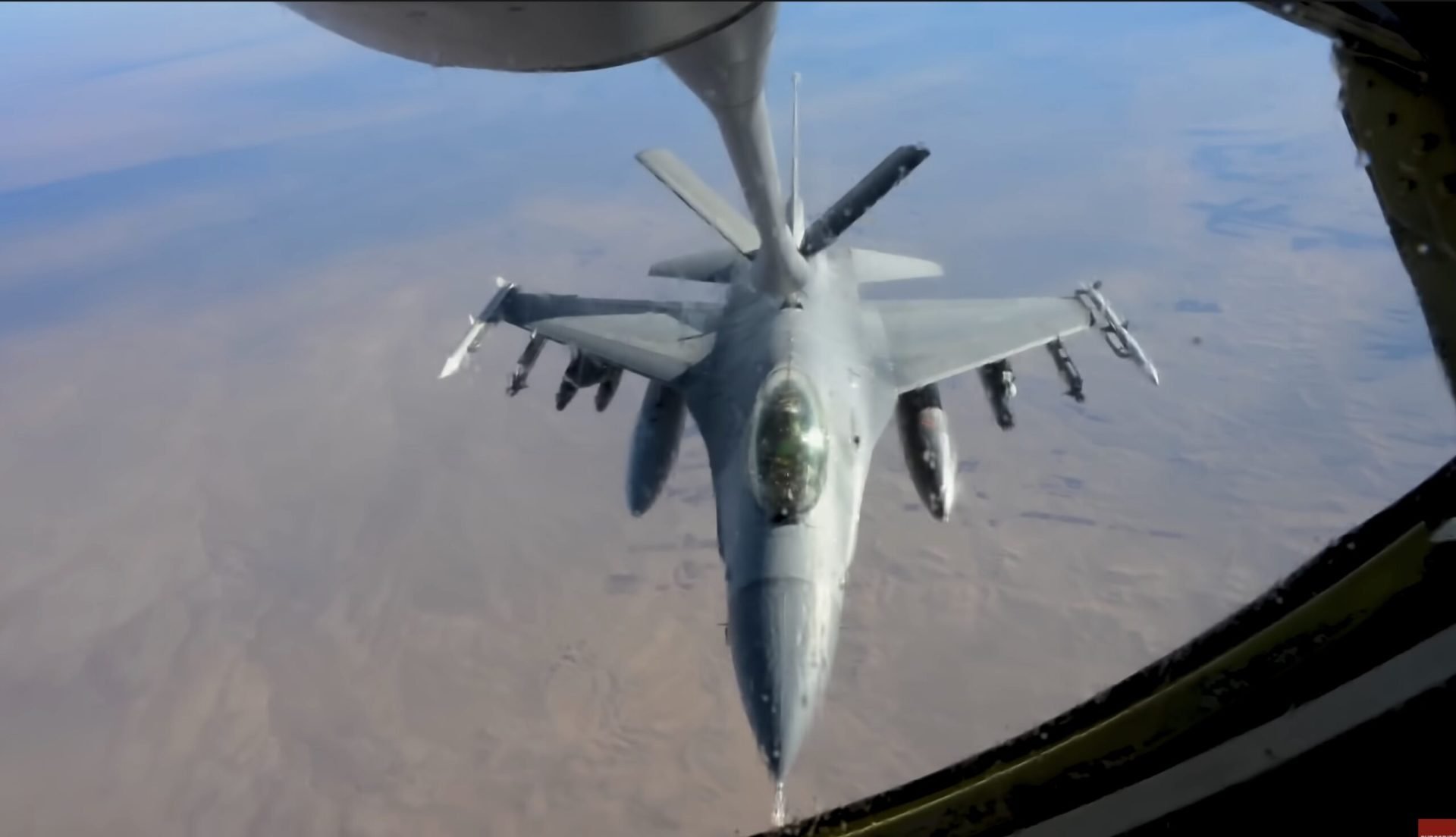 Primele avioane cisternă ale SUA arrivează în România pentru misiuni de realimentare în aer O nouă etapă în cooperarea strategică între Statele Unite ale Americii și România a fost marcată miercuri, odată cu sosirea în țară a primelor trei avioane cisternă din flota americană, destinate realimentării în zbor