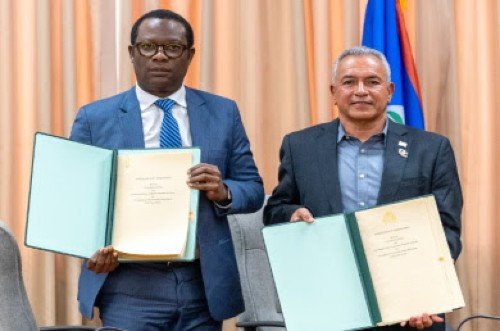 Belize și Guyana, două state membre ale Comunității Caraibilor (CARICOM), au semnat recent un acord istoric menit să întărească eforturile comune de conservare a pădurilor tropicale