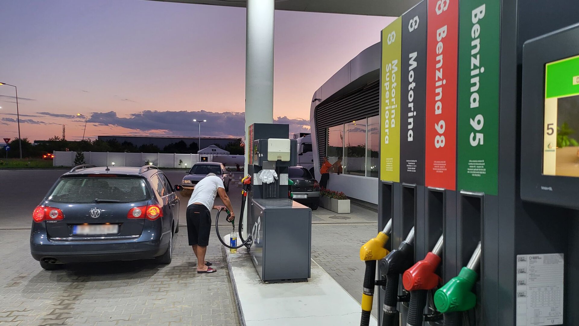 Mașinile începu greu după alimentare devin o problemă tot mai frecventă pentru șoferii români, alimentați de creșterea prețurilor la combustibil și de dificultățile tehnice aparent simple, dar adeseori subestimate