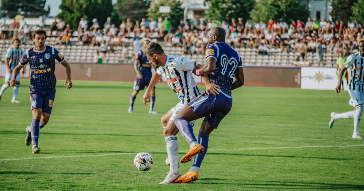 FC Universitatea Cluj începe deplasările în play-off cu o întâlnire dificilă la Mioveni, unde va juca sâmbătă împotriva FC Argeș, una dintre revelațiile acestui sezon