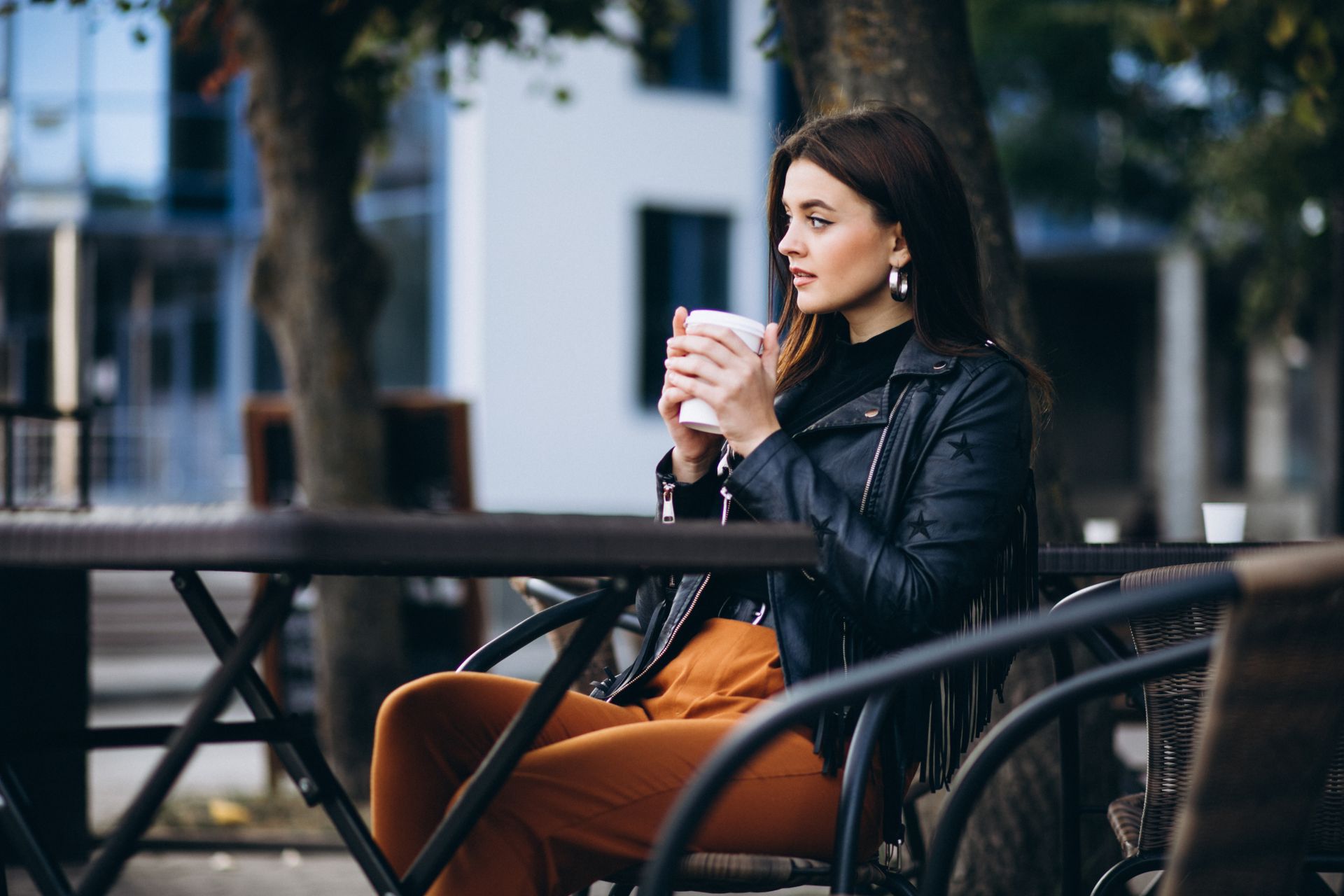 Un nou front în lupta contra bolilor cronice: știința românească explorează puterea nevăzută a cafelei Cercetători din Statele Unite, dar și de la universități din România, fac pași importanți spre o revoluție în tratamentul bolilor cronice precum diabetul și cancerul