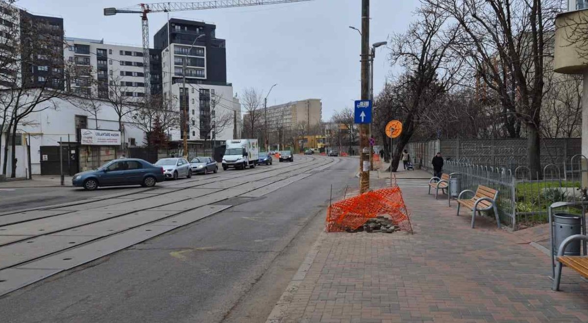 Circulația rutieră din estul Capitalei va suferi modificări radicale în următoarele săptămâni, odată cu demararea unor ample lucrări de modernizare a infrastructurii de tramvai, ce vizează reabilitarea și extinderea rețelei de transport în comun