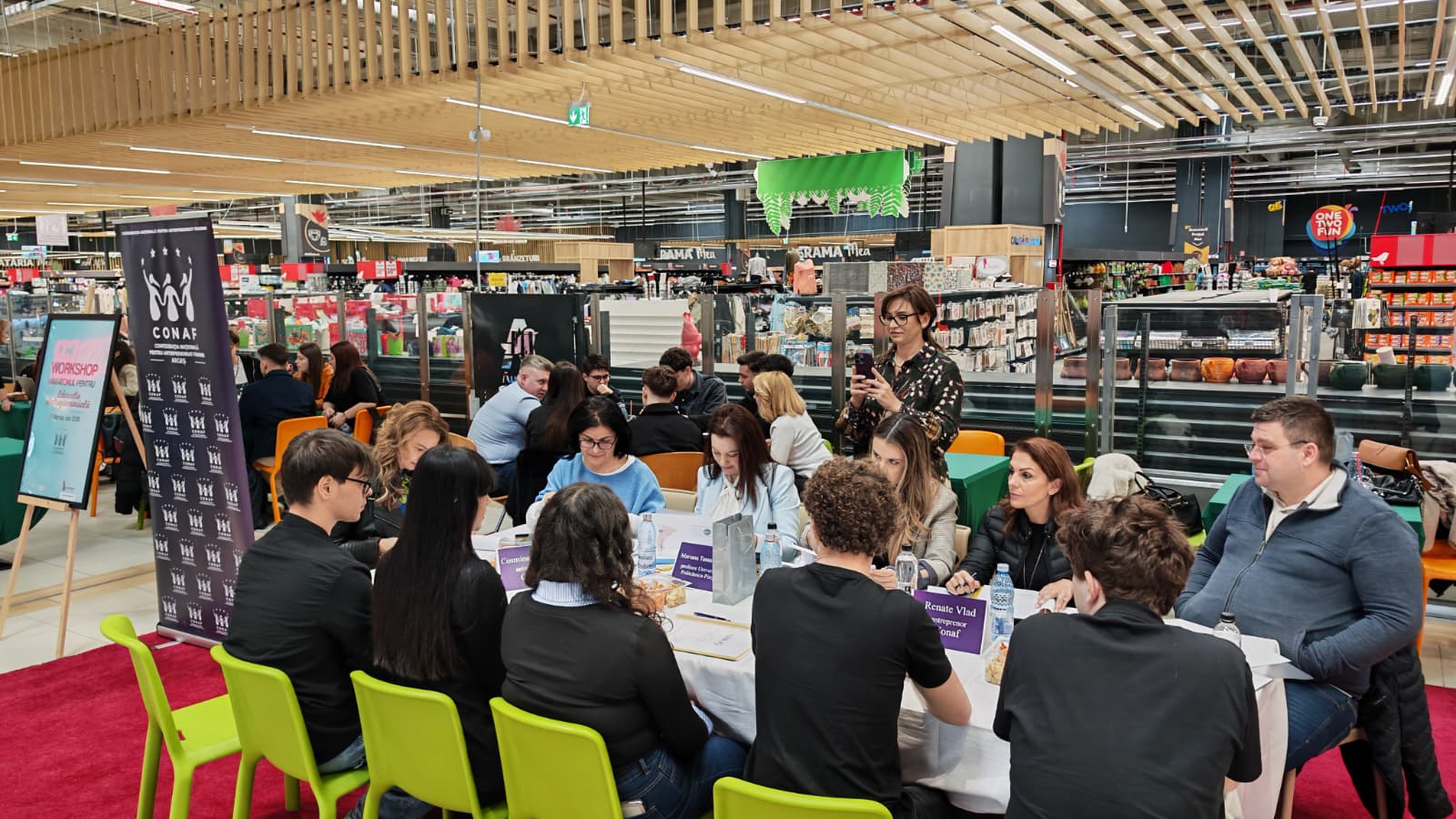 Piteștiul devine centru al educației antreprenoriale: weekendul trecut a avut loc “Maratonul pentru Educație Antreprenorială” Weekend-ul trecut, Pitești a fost gazda unui eveniment de amploare dedicat promovării spiritului antreprenorial în rândul tinerilor