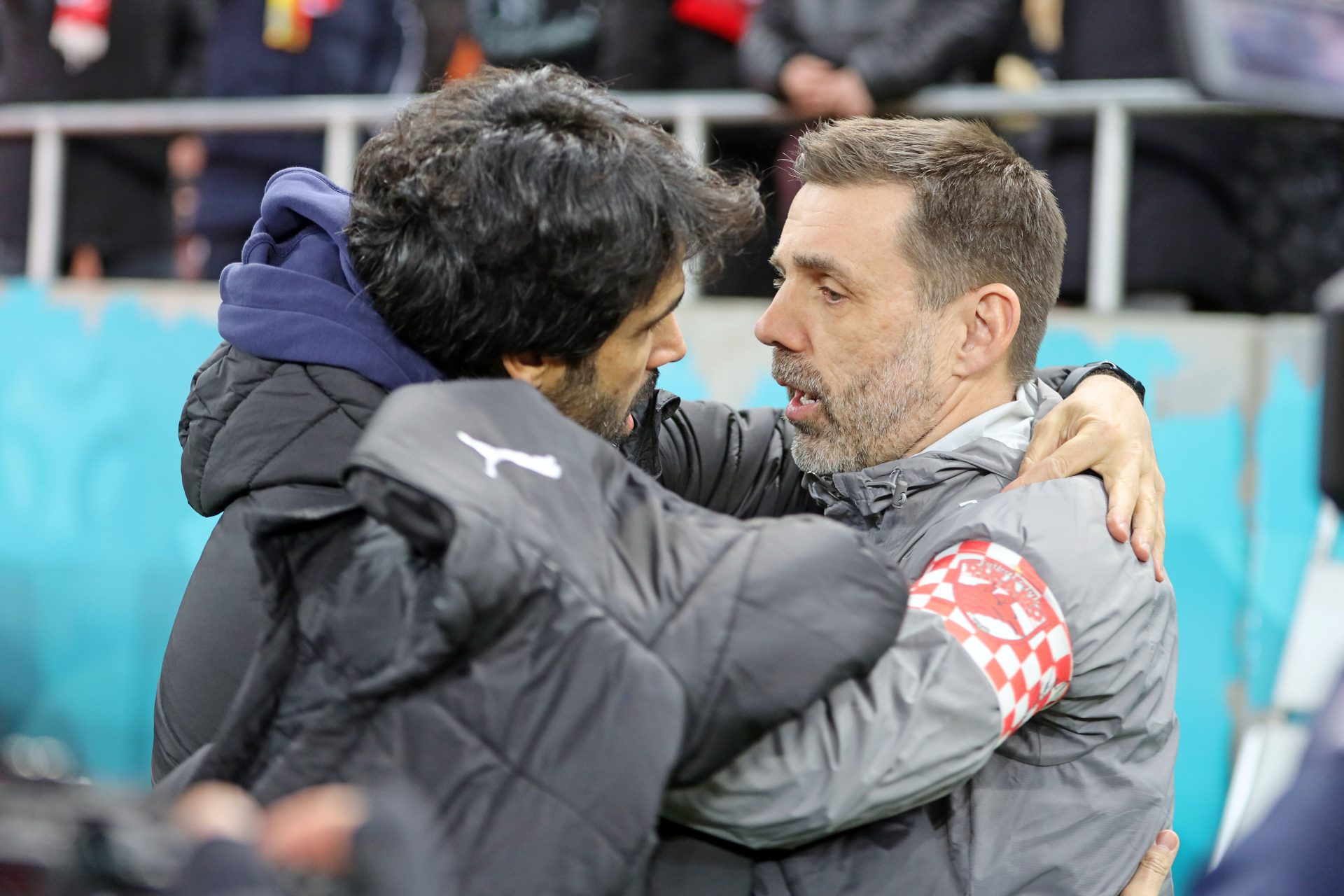 Dinamo București și Universitatea Craiova se confruntă din nou într-un meci programat pentru joi, 19 martie, de la ora 20:30, în etapa a douăzeci și șaptea a SuperLigii, într-un duel care promite să fie unul disputat și plin de semnificații