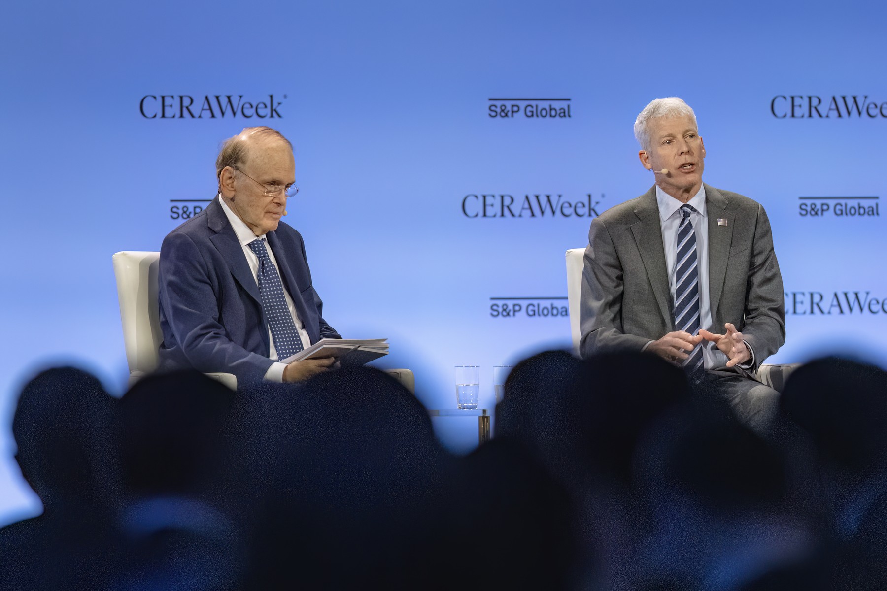 Se intensifică tensiunile globale în sectorul energetic, în urma războiului din Orientul Mijlociu Măsurile și declarațiile oficialilor din industria petrolieră și guvernele mondiale indică o situație de criză în domeniul energiei, cauzată de războiul din Orientul Mijlociu și de blocarea Strâmtoarei Ormuz