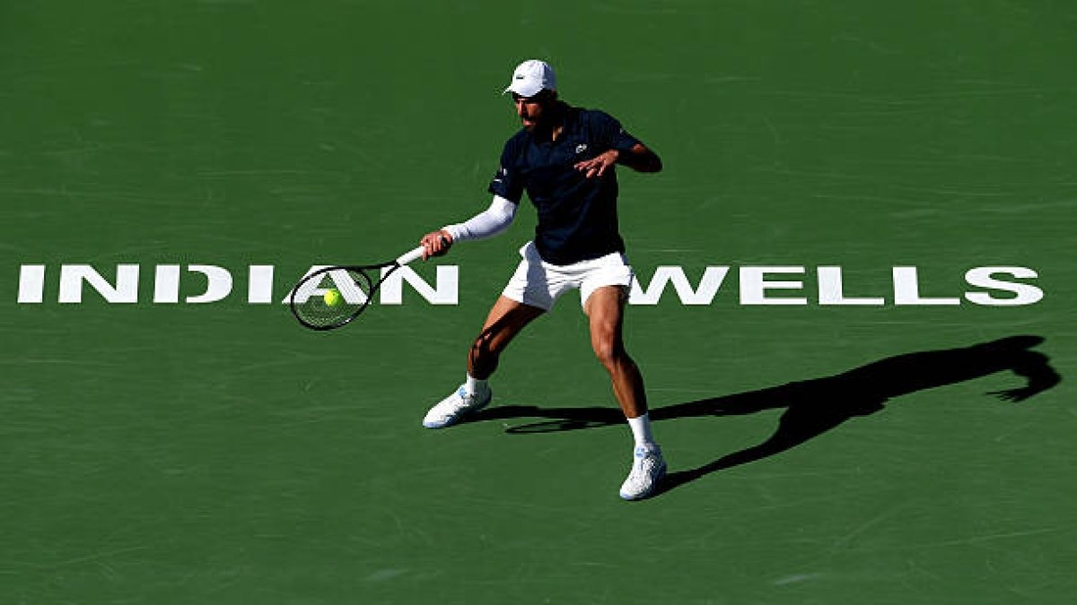Novak Djokovic și-a continuat parcursul încăpățânat la Indian Wells, reușind să depășească un obstacol dificil în turul al șaisprezecelea