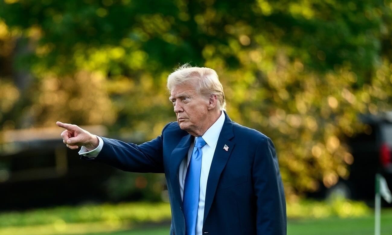 Donald Trump amenință Iranul cu distrugerea insulei Kharg, o țintă strategică în Golful Persic Preşedintele american Donald Trump a lansat luni un avertisment dur la adresa Iranului, afirmând că SUA se pot pregăti să distrugă infrastructura petrolieră de pe insula Kharg, un punct nevralgic care joacă un rol vital în exporturile de petrol ale Teheranului
