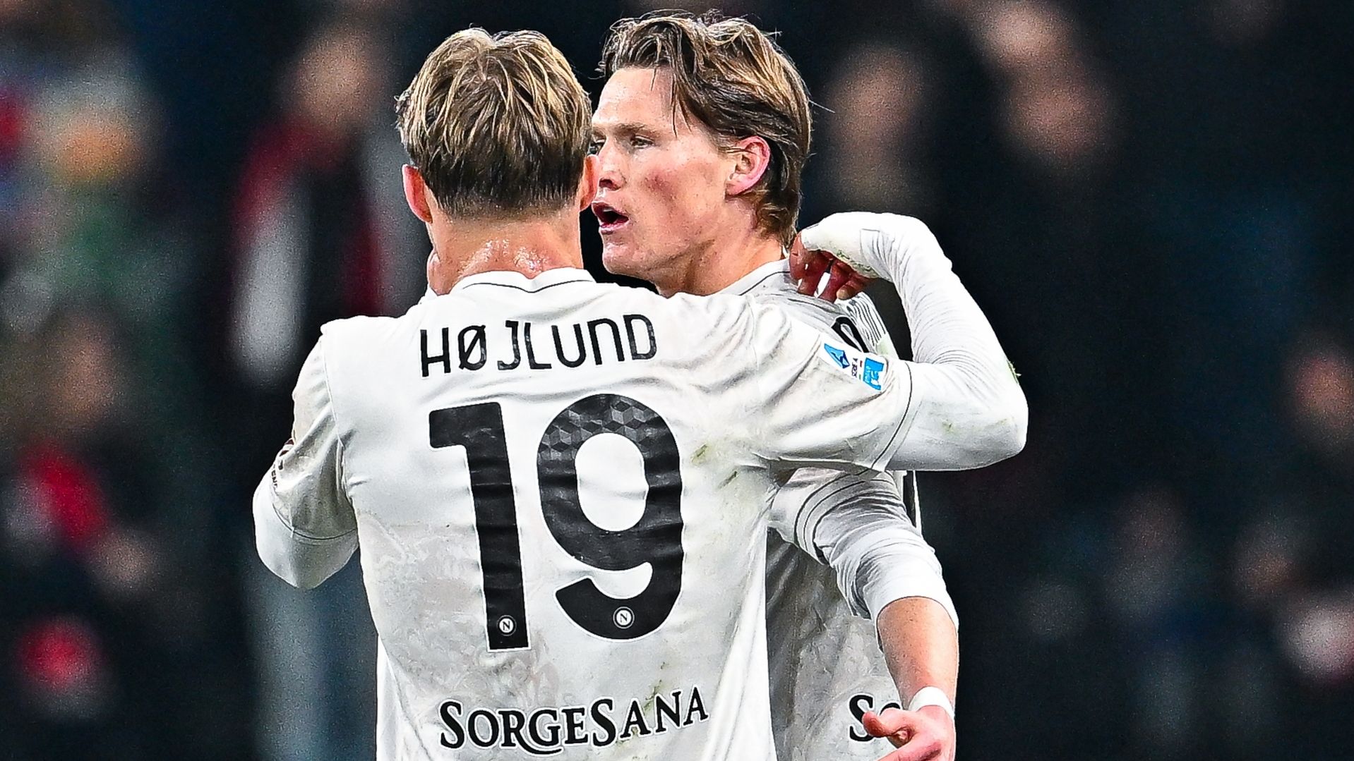 Cagliari și Napoli se întâlnesc în deschiderea rundei a XXX-a din Serie A, într-un meci cu implicații importante pentru clasament Vineri, 20 martie, stadionul Unipol Domus din Cagliari va fi gazda meciului dintre formația locală și Napoli, în partida care deschide cea de-a treia dimează a campionatului italian de fotbal