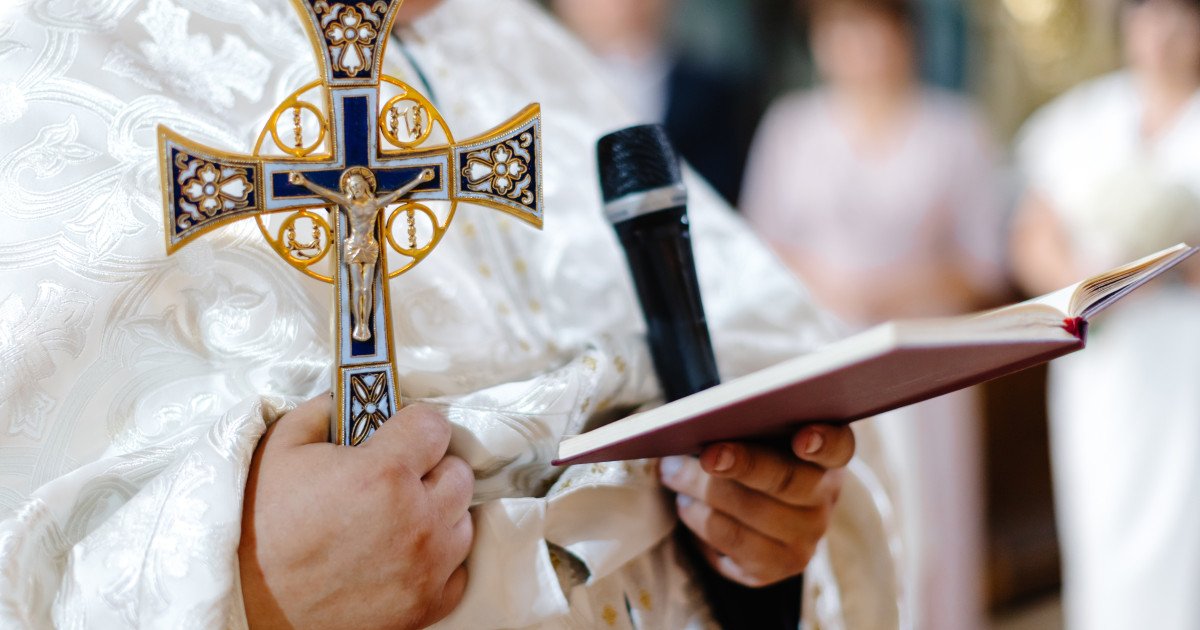 Pe 15 martie 2026, creștinii ortodocși din întreaga țară sărbătoresc Duminica Sfintei Cruci, o zi cu semnificație profund spirituală și un important reper în calendarul religios