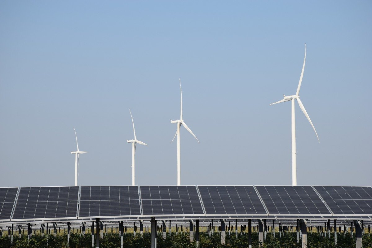 Europa face față, pentru prima dată de la începutul crizei energetice din 2022, unui test de stres geopolitic de amploare în piața electricității, iar analiza actuală indică o rezistență surprinzătoare, în special pe segmentul electricității